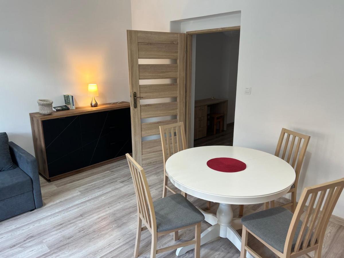 Apartament 3 Pokojowy Z Parkingiem Lejlighed Zabkowice Slaskie Eksteriør billede