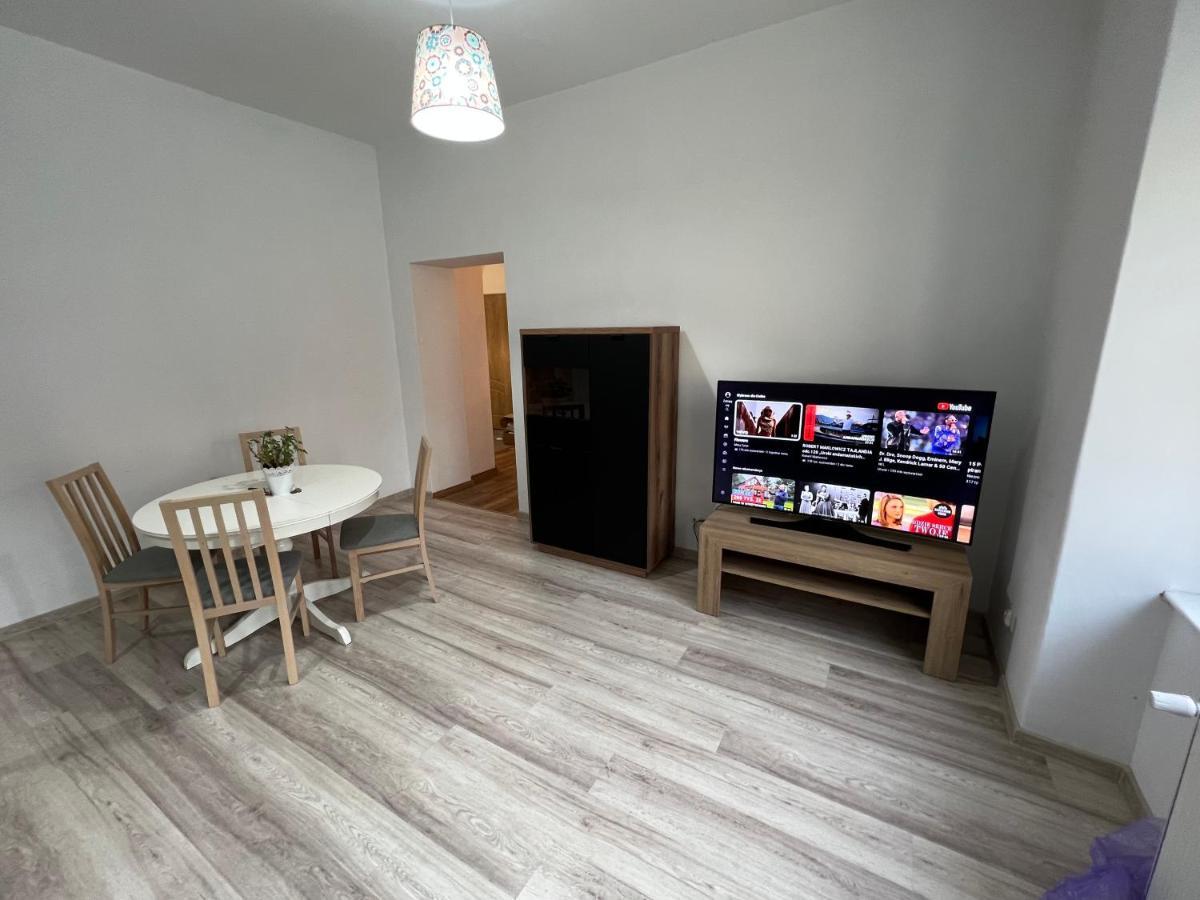 Apartament 3 Pokojowy Z Parkingiem Lejlighed Zabkowice Slaskie Eksteriør billede
