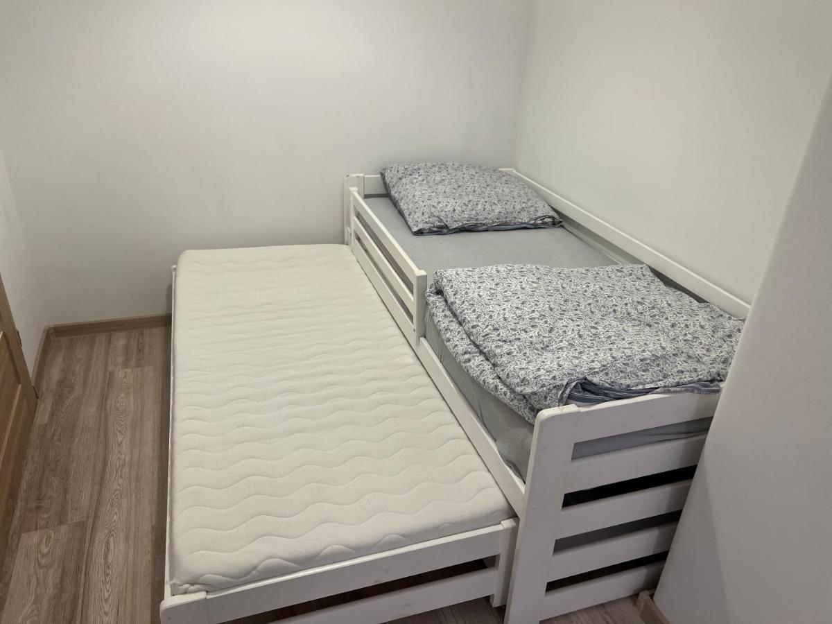 Apartament 3 Pokojowy Z Parkingiem Lejlighed Zabkowice Slaskie Eksteriør billede